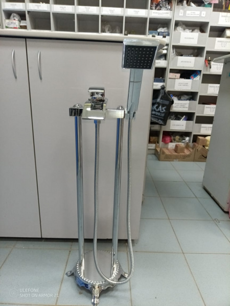 Смеситель ванны хром Водопад