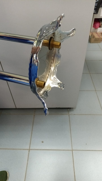 Смеситель ванны хром Водопад